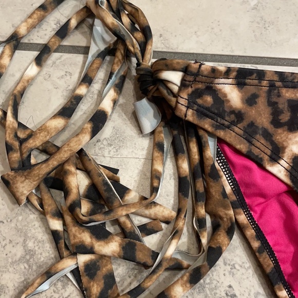 Leopard guess bottom size small ! 🐆 - Picture 6 of 6